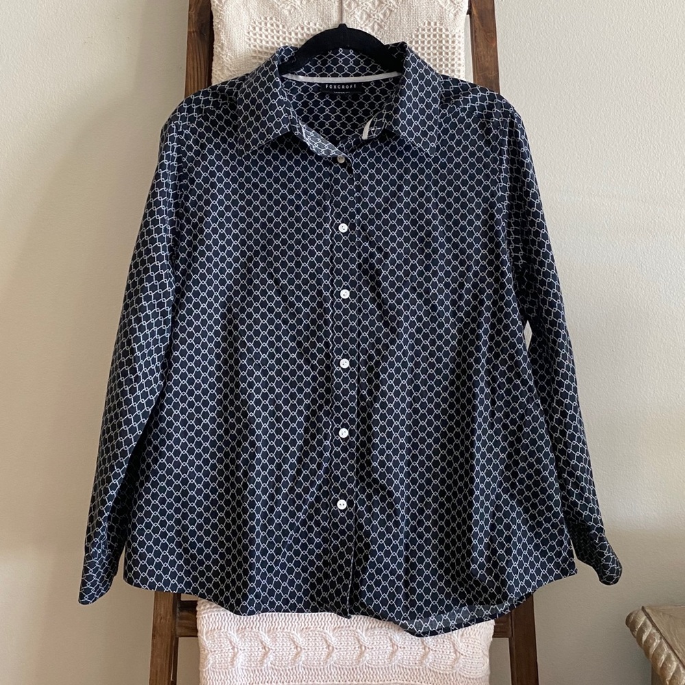 NWOT Foxcroft navy & white rope print non-iron shaped fit button down